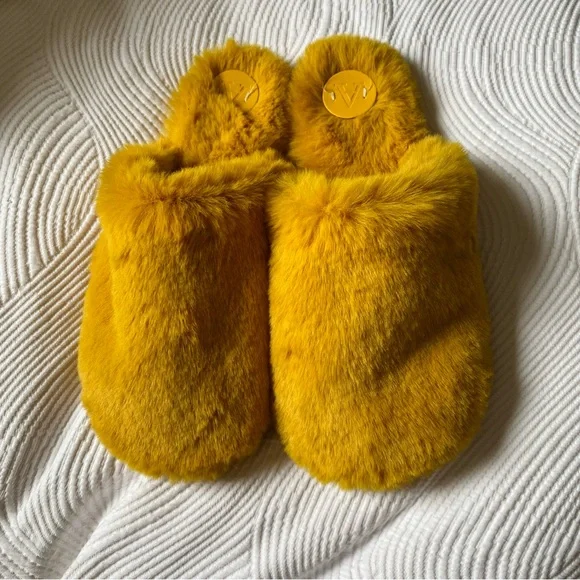 NWOT Anthropologie Faux Fur Slippers in Yellow - Picture 3 of 10